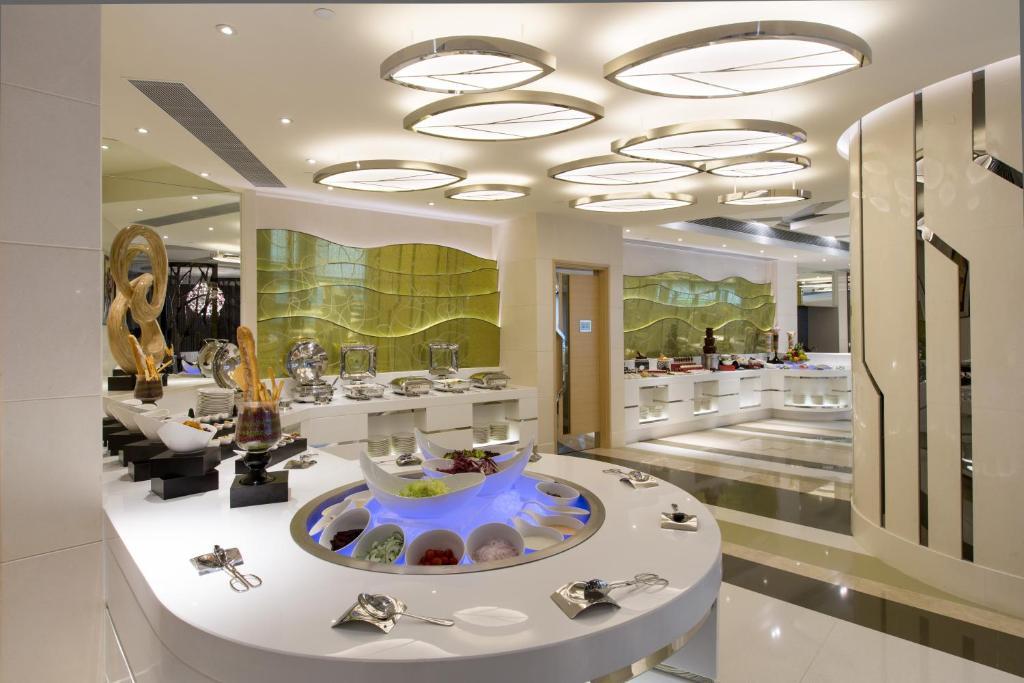 Rosedale Hotel Kowloon Гонконг Экстерьер фото