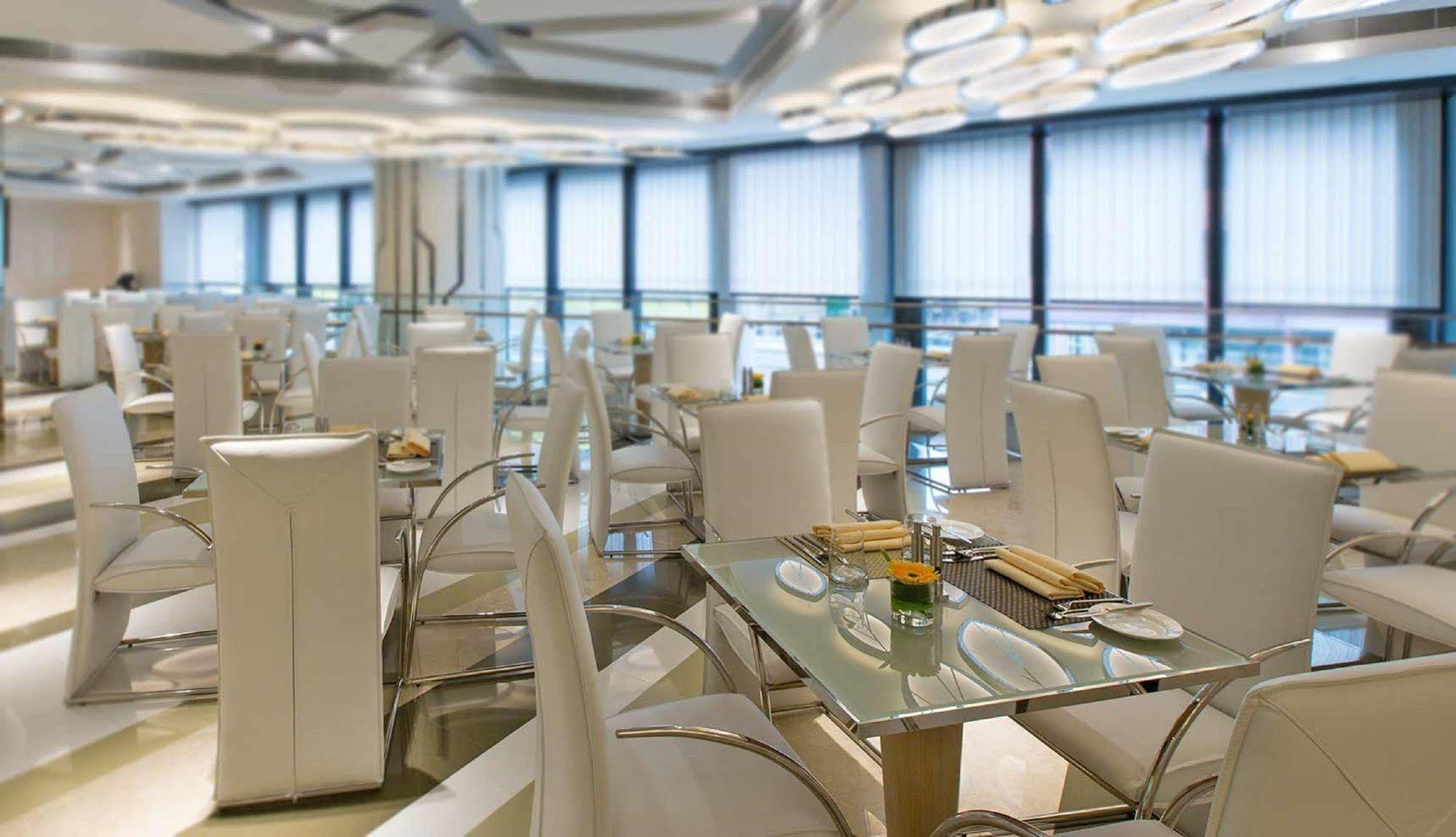 Rosedale Hotel Kowloon Гонконг Экстерьер фото