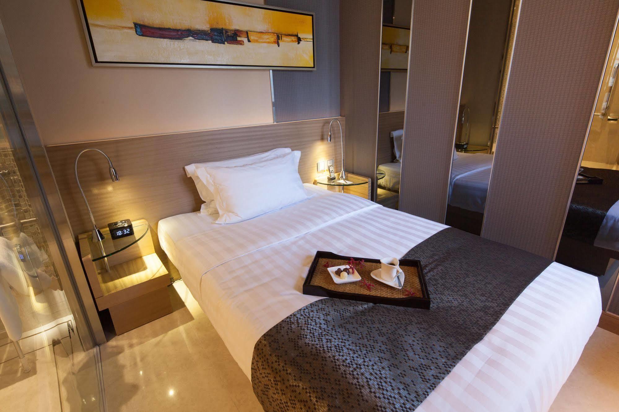 Rosedale Hotel Kowloon Гонконг Экстерьер фото